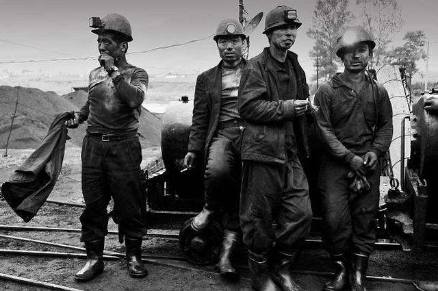 采矿工人工作时穿的安全靴有哪些技术要求？