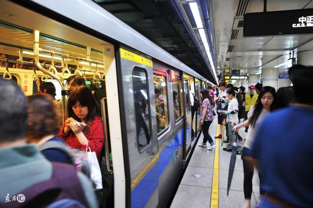 你知道生活、工作场所中哪个地方空气质量最差吗？