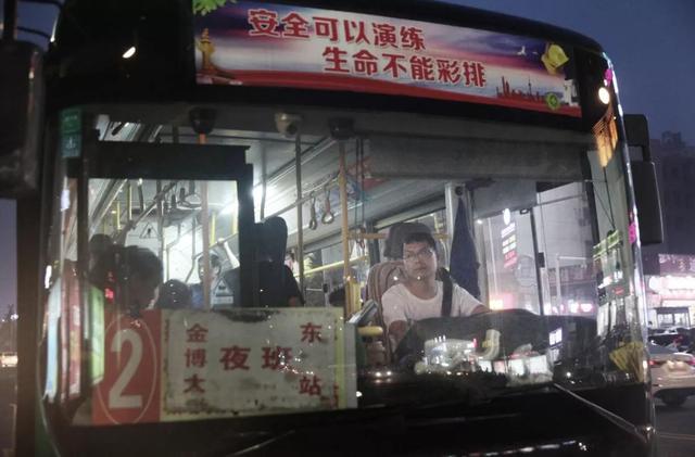 张海超开胸验肺之后｜没有新生，只有更残酷的生活