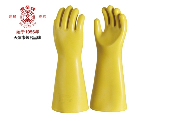 【贴士】使用绝缘手套以前怎样对其进行外观检查？